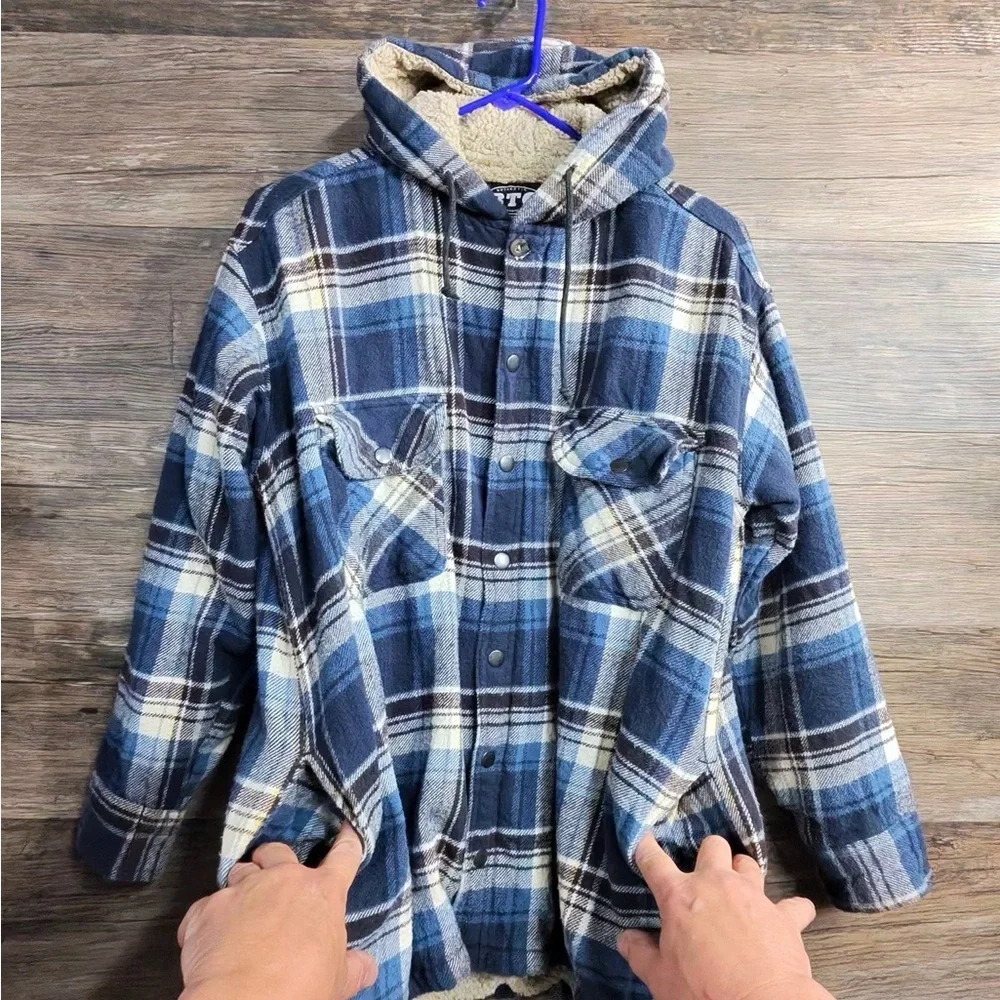 Authentic BTC Trading Co Navy and Beige Plaid Flannel Hooded Shirt Jacket - Picture 3 of 12
